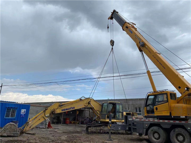 思南县25吨吊车的工作半径是多少？